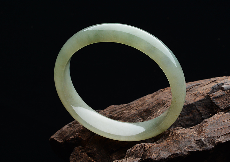 糯冰种晴水手镯（56.2mm）