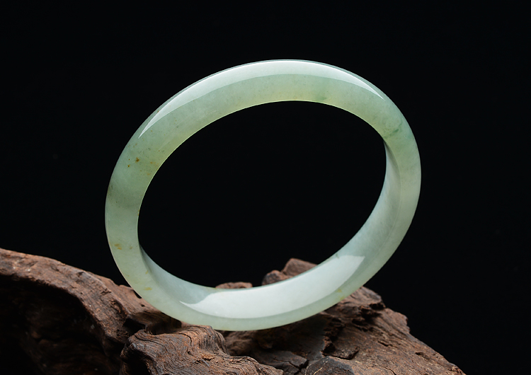 冰种晴水略飘黄翡手镯（60.5mm）