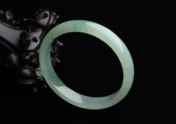 冰种晴水略飘黄翡手镯（60.5mm）
