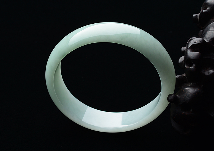 (超值推荐)糯冰种晴水贵妃镯（53mm-47mm）