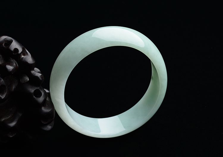 (超值推荐)糯冰种晴水贵妃镯（53mm-47mm）