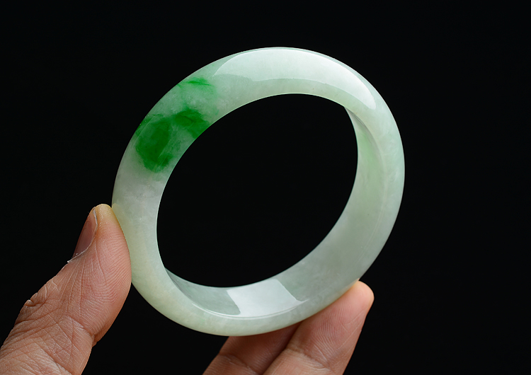 (超值推荐)糯冰种晴水飘翠手镯（56.8mm）