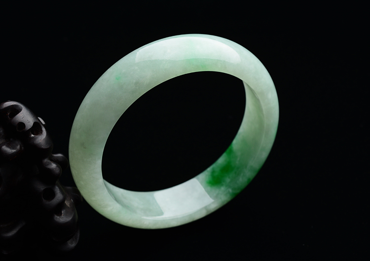 (超值推荐)糯冰种晴水飘翠手镯（56.8mm）