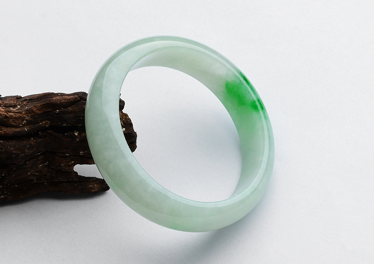 (超值推荐)糯冰种晴水飘翠手镯（56.8mm）