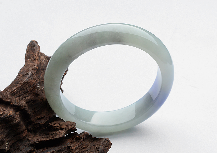 (超值推荐)糯冰种晴水带紫罗兰手镯（58.2mm）