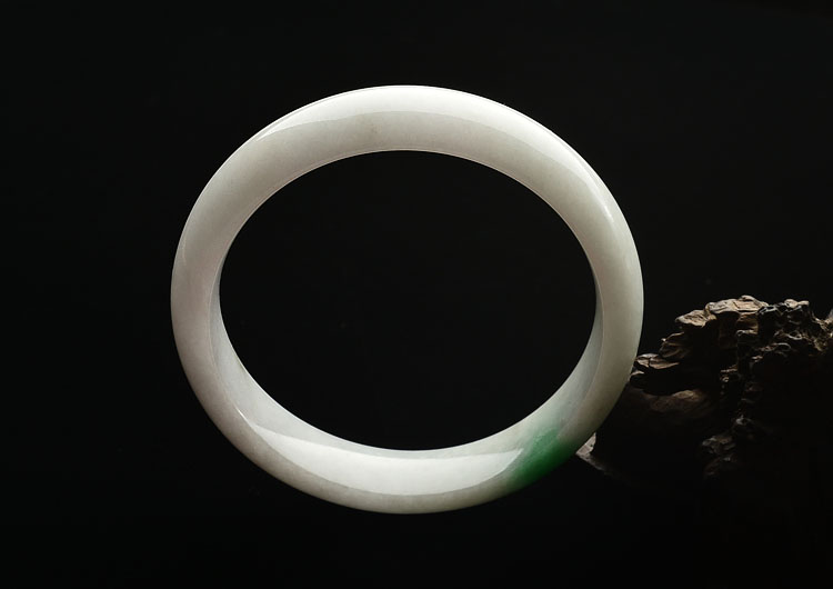 (超值推荐)糯冰种飘翠手镯(58.1mm)