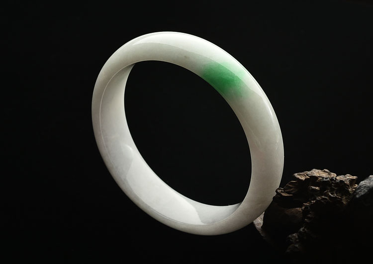 (超值推荐)糯冰种飘翠手镯(58.1mm)