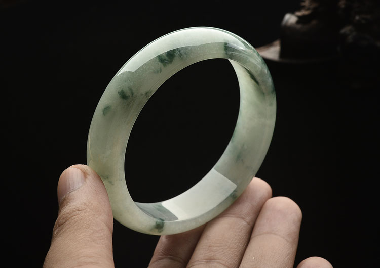 糯冰种飘花手镯(57.5mm)