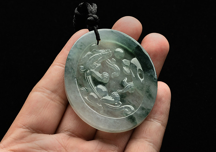 冰种飘花龙牌挂件