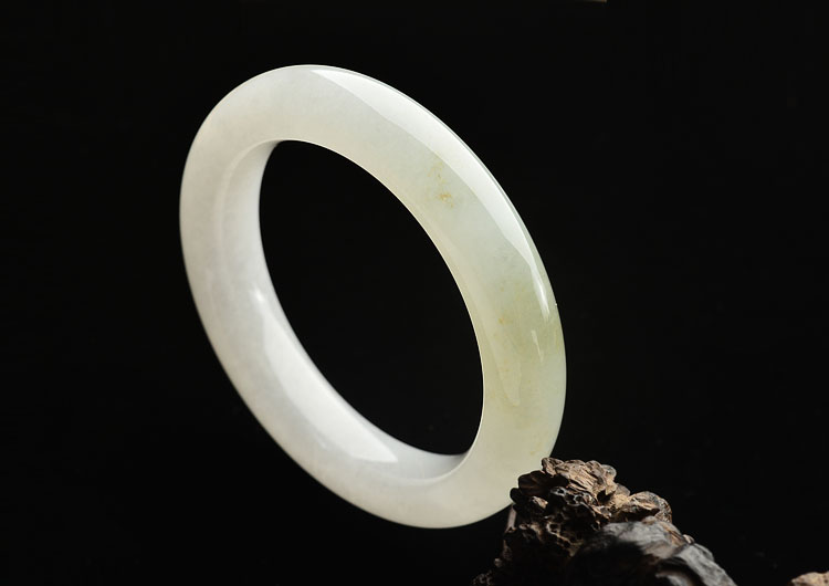 糯冰种晴水略带黄翡手镯(57.5mm)
