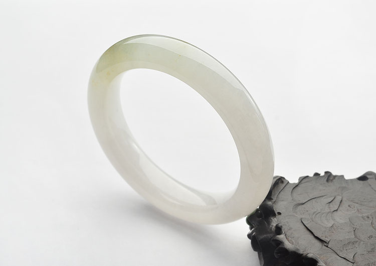 糯冰种晴水略带黄翡手镯(57.5mm)