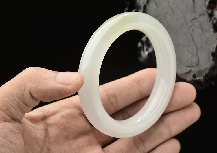 糯冰种晴水略带黄翡手镯(57.5mm)