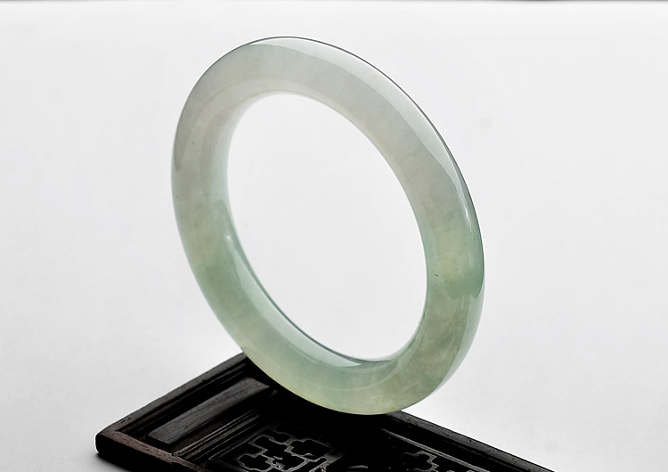 冰种略飘花圆条手镯(54.5mm)