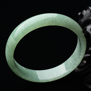 糯冰种晴水手镯（61mm）