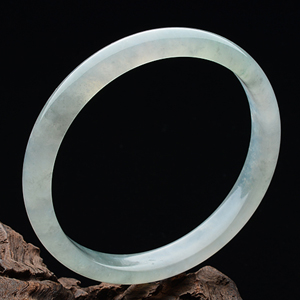 冰种晴水略飘花手镯（62.9mm）