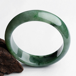 (超值推荐)糯冰种油青飘花手镯(55.5mm)