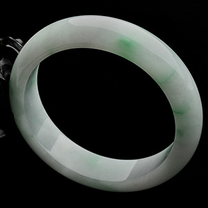 糯冰种飘翠手镯(58.5mm)