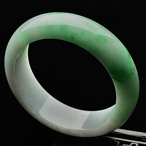 糯冰种飘翠手镯(57.4mm)