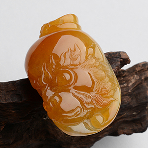 糯冰种红黄翡齐天大圣挂件