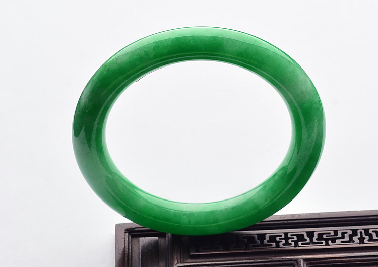 糯冰种阳绿圆条手镯(55.4mm/55.4mm)(一对)