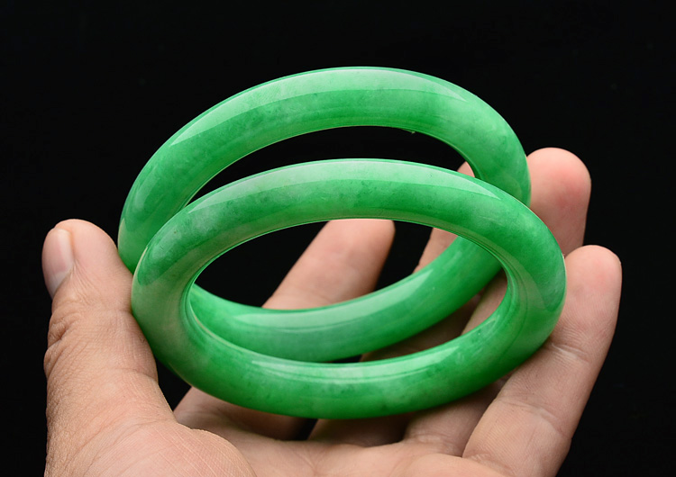 糯冰种阳绿圆条手镯(55.4mm/55.4mm)(一对)
