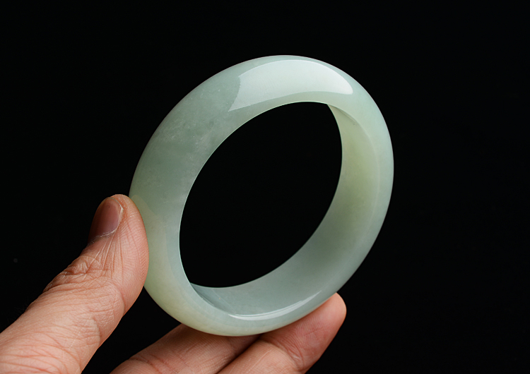 糯冰种晴水手镯（57mm）