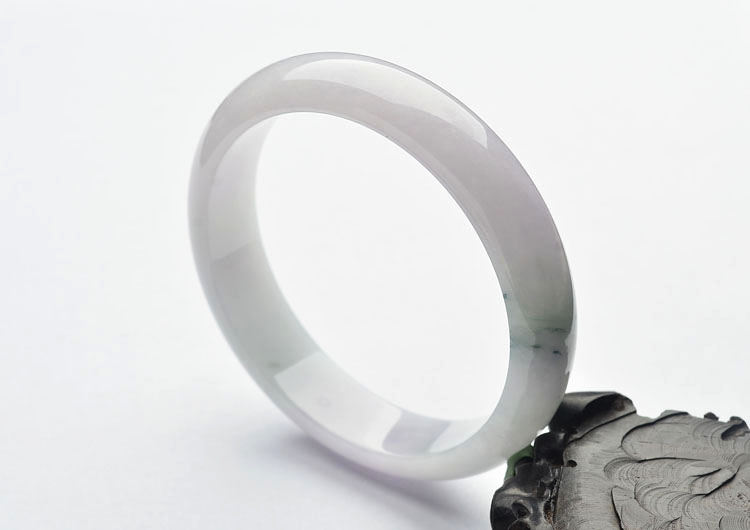 糯冰种淡紫罗兰略飘花手镯(58.6mm)