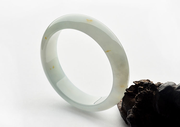 糯冰种晴水略飘黄翡手镯(57.4mm)