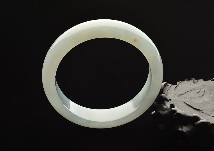 糯冰种晴水略飘黄翡手镯(57.4mm)