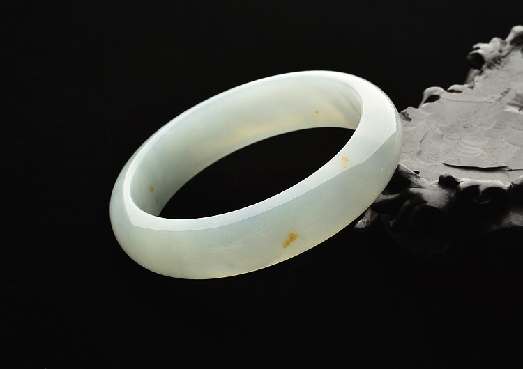 糯冰种晴水略飘黄翡手镯(57.4mm)