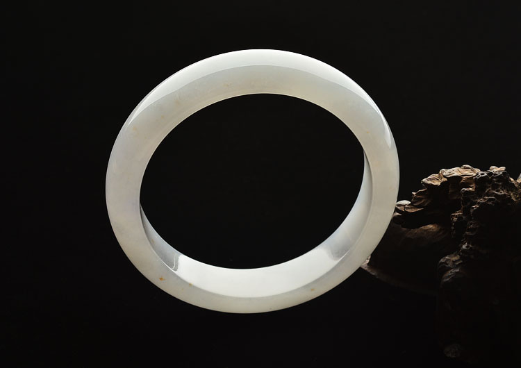 糯冰种晴水略飘黄翡手镯(55.7mm)