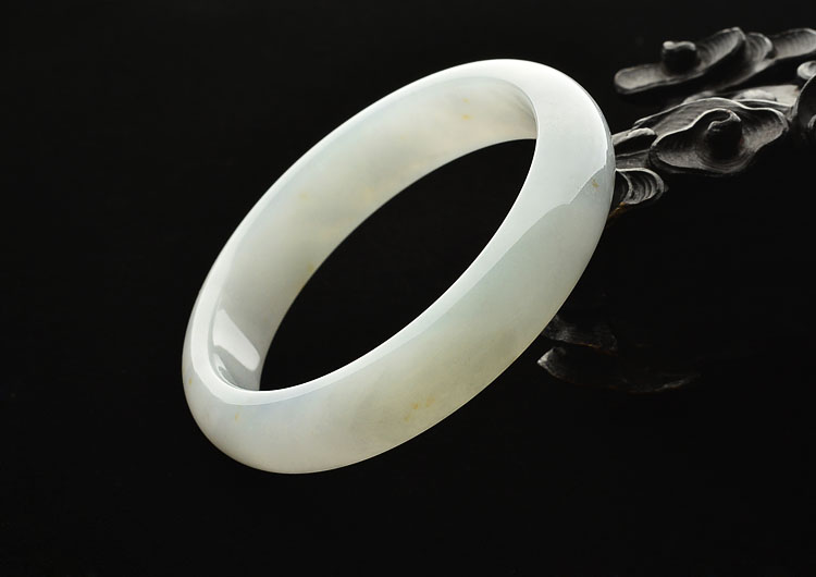 （一口价扫货）糯冰种晴水略飘黄翡手镯(57.4mm)