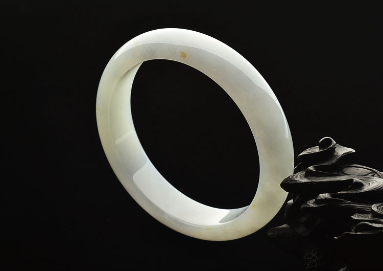 （一口价扫货）糯冰种晴水略飘黄翡手镯(57.4mm)