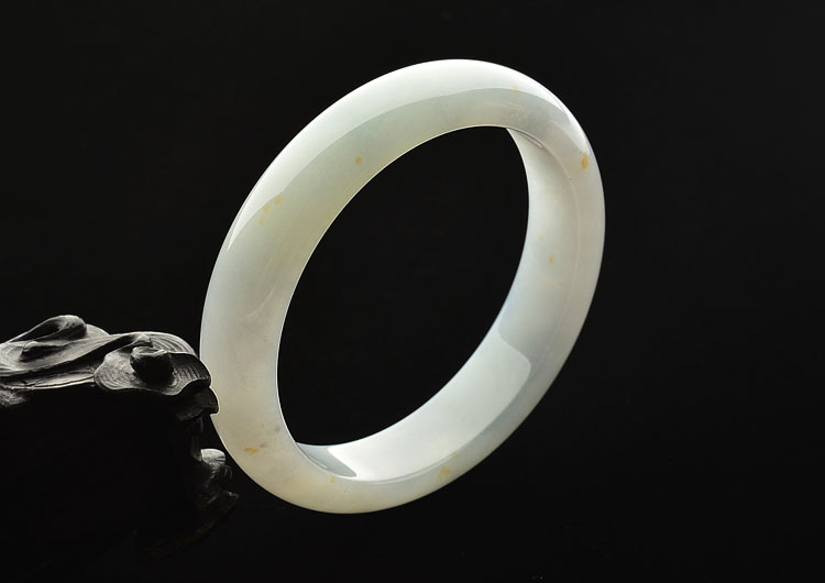 （一口价扫货）糯冰种晴水略飘黄翡手镯(57.4mm)