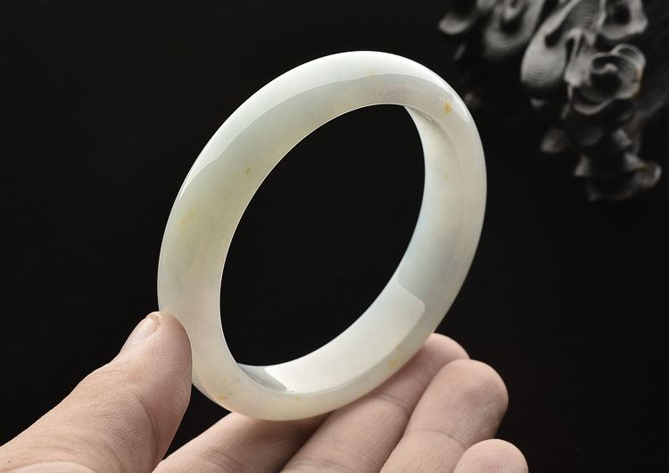 （一口价扫货）糯冰种晴水略飘黄翡手镯(57.4mm)
