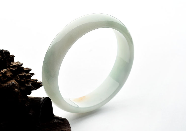 糯冰种晴水略带黄翡手镯(56.8mm)