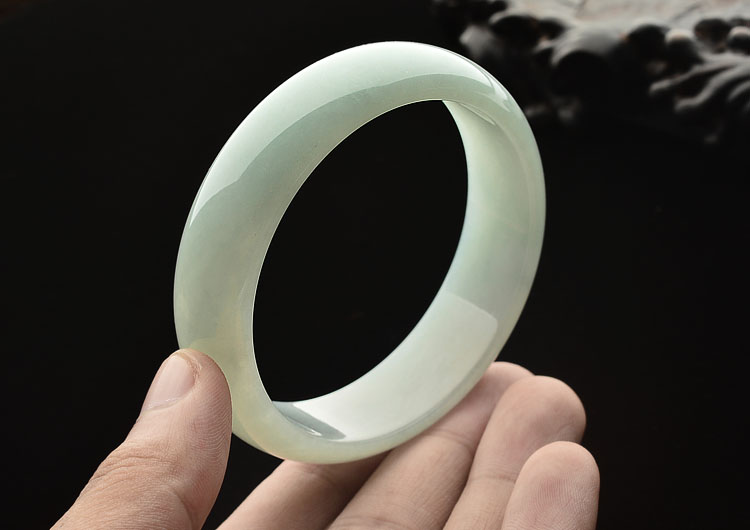 糯冰种晴水手镯(57.7mm)