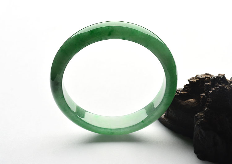 糯冰种翠色手镯(55.4mm)