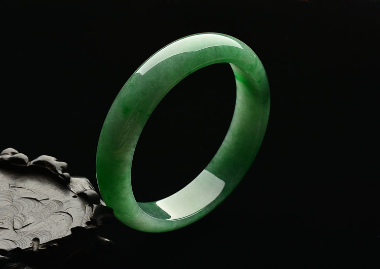 糯冰种翠色手镯(55.4mm)