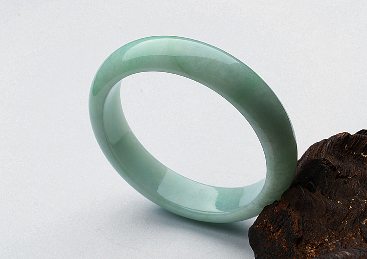 糯冰种淡豆色手镯（57.2mm）