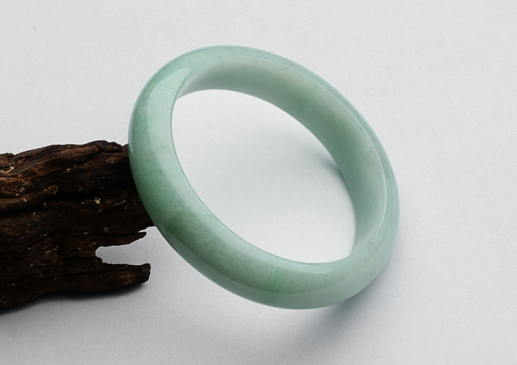 糯冰种淡豆色手镯（57.2mm）