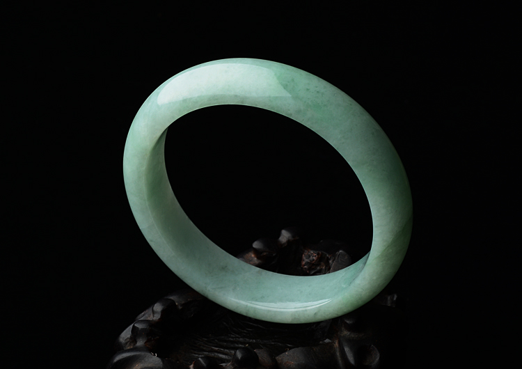 糯冰种淡豆色手镯（57.2mm）
