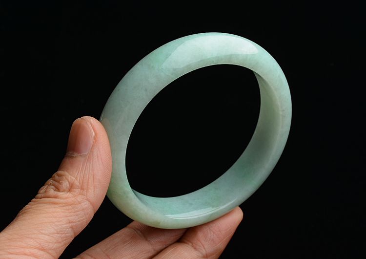 糯冰种淡豆色手镯（57.2mm）