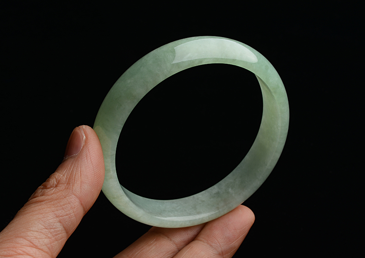 糯冰种淡豆色手镯（60.8mm）