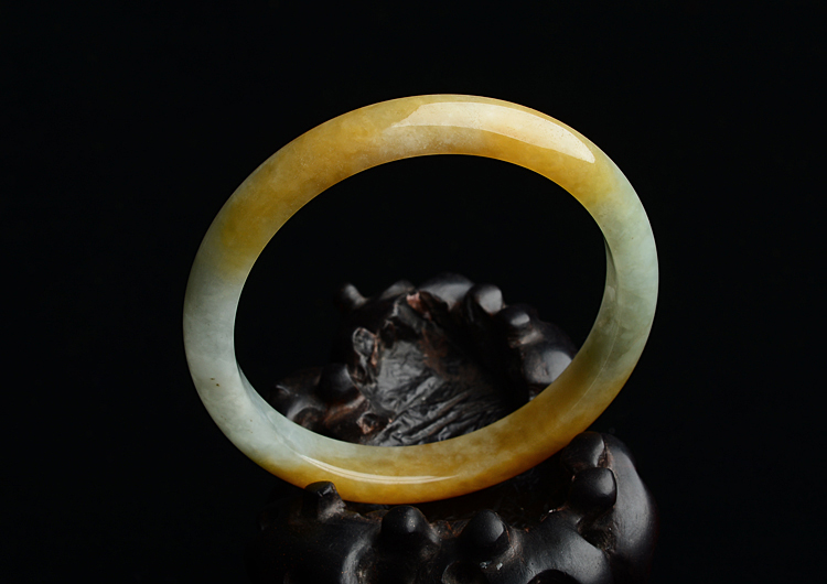 (超值推荐)糯冰种黄翡手镯（53.4mm）