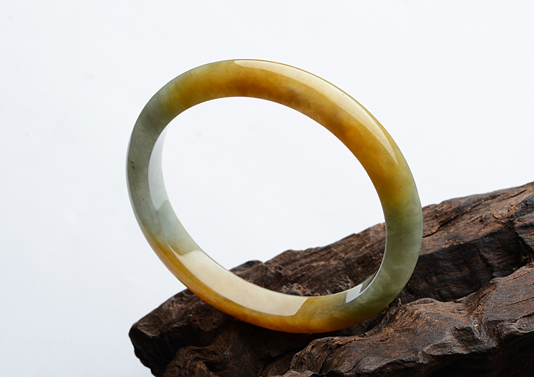 (超值推荐)糯冰种黄翡手镯（53.4mm）