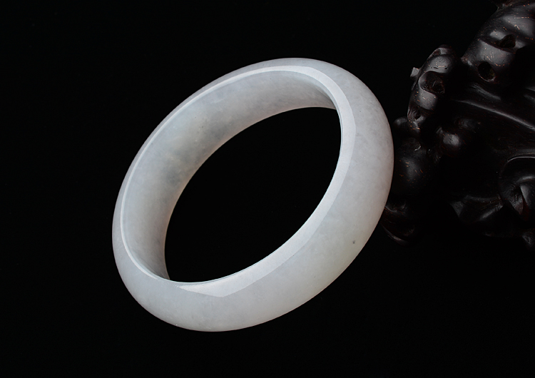 糯冰种淡紫罗兰贵妃镯（57mm-51mm）