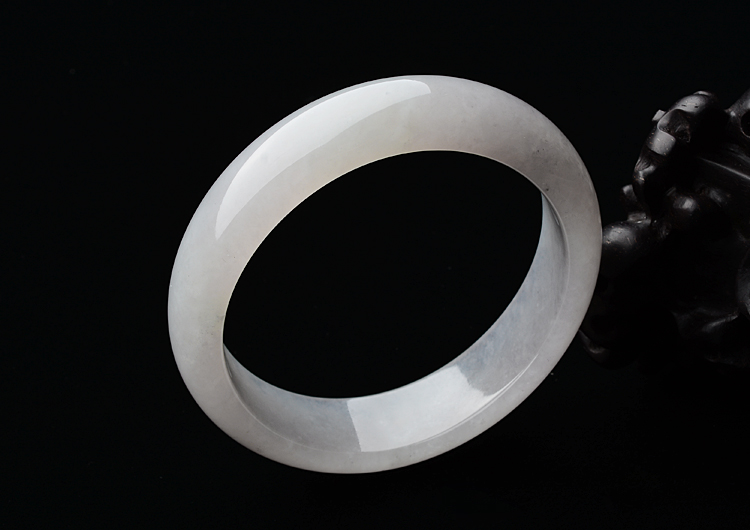 糯冰种淡紫罗兰贵妃镯（57mm-51mm）