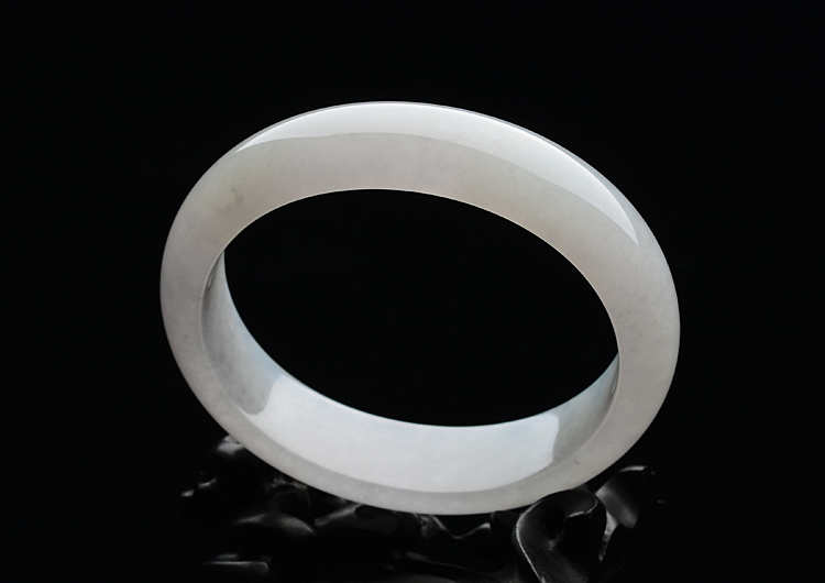 糯冰种淡紫罗兰贵妃镯（57mm-51mm）