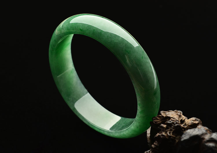 (超值推荐)糯冰种飘翠手镯（57.6mm）